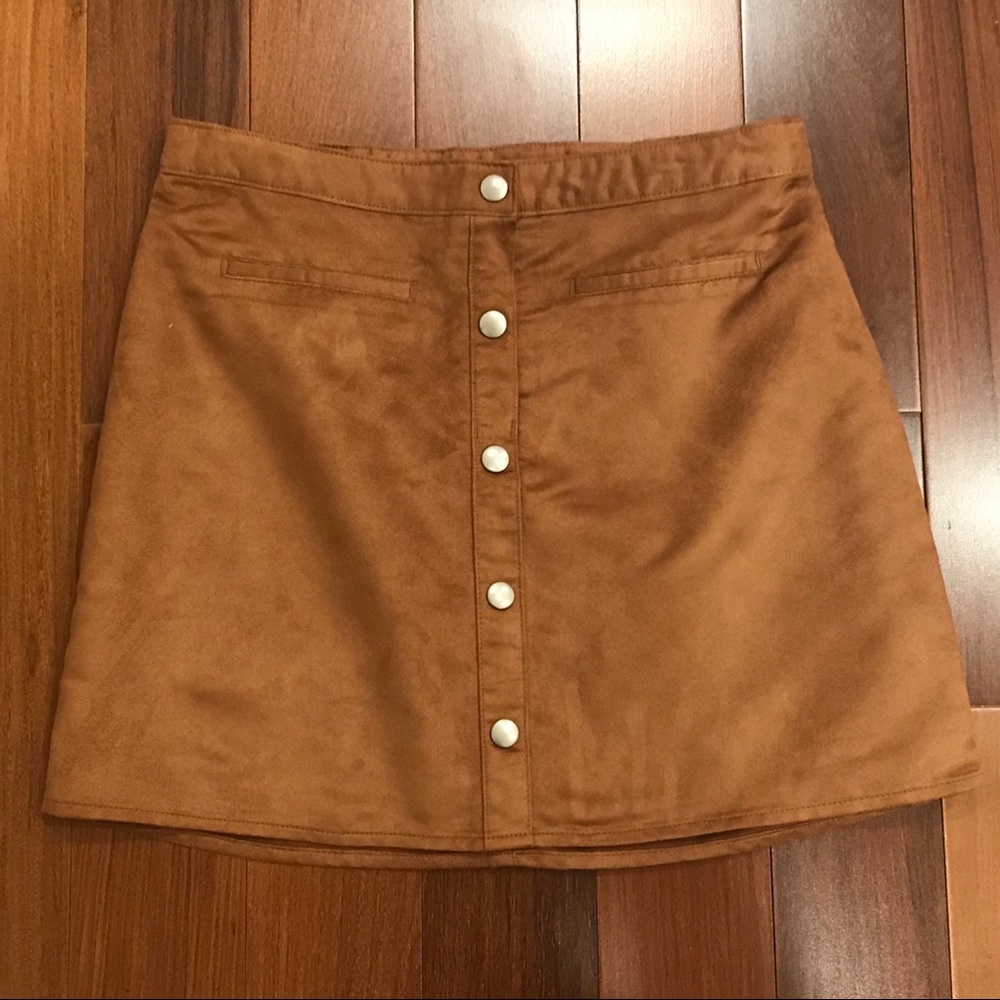 Faux suede buttoned skirt